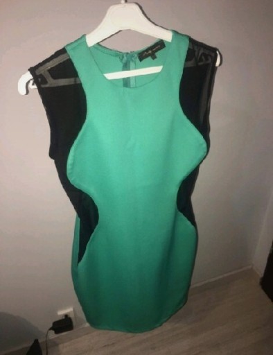 Zdjęcie oferty: Zielona sukienka z czarną siatką rozmiar M