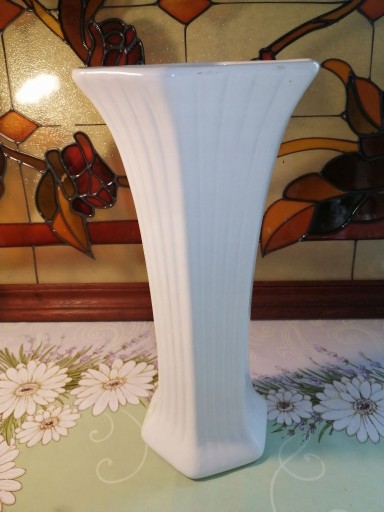 Zdjęcie oferty: Ceramiczny biały wazon