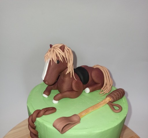 Zdjęcie oferty: Figurka konia na tort koń + gratis imie