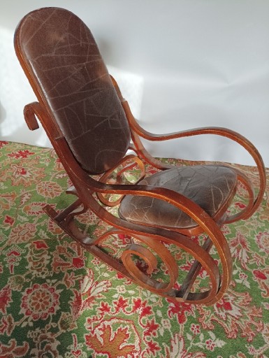 Zdjęcie oferty: Fotel bujany gięty 