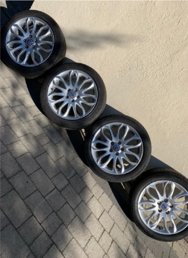 Zdjęcie oferty: Alufelgi Volvo 17" letnie opony + czujniki