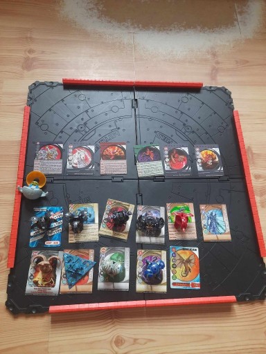 Zdjęcie oferty: Bakugan figurki i plansza do gry