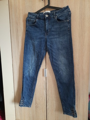 Zdjęcie oferty: Spodnie jeans niebieskie rozmiar 40 M L