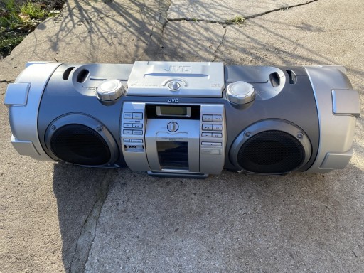 Zdjęcie oferty: Radio Boombox JVC RV-NB70 uszkodzone