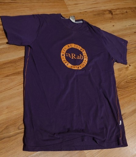 Zdjęcie oferty: Rab t-shirt męski koszulka z nadrukiem  fiolet M