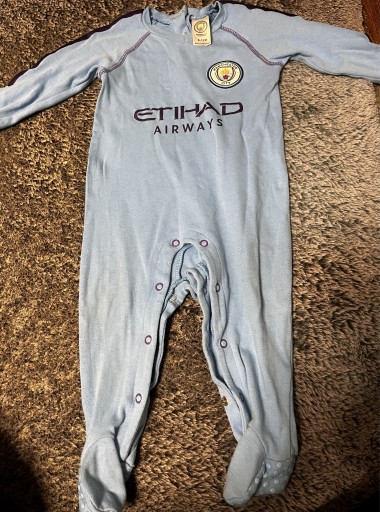 Zdjęcie oferty: Pajacyk do spania Manchester City 9-12 miesiąca