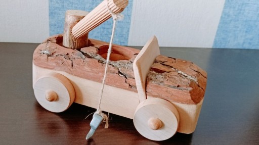 Zdjęcie oferty: Drewniany samochód, dźwig, holownik