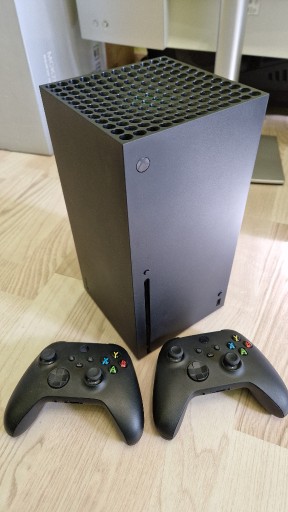 Zdjęcie oferty: Konsola Microsoft Xbox Series X 1TB RRT-00010 + 2 pady + voucher
