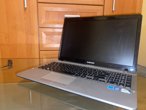 Zdjęcie oferty: Laptop Notebook SAMSUNG NP270E5E