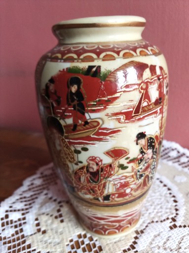 Zdjęcie oferty: Chiński wazonik ręcznie malowany-sygnowany