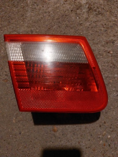 Zdjęcie oferty: Lampa tylna BMW e46 combi prawa 