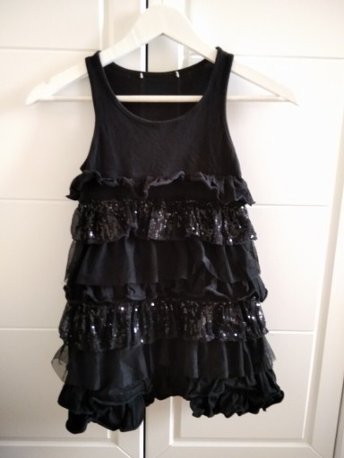Zdjęcie oferty: Czarna sukienka z falbankami i cekinami