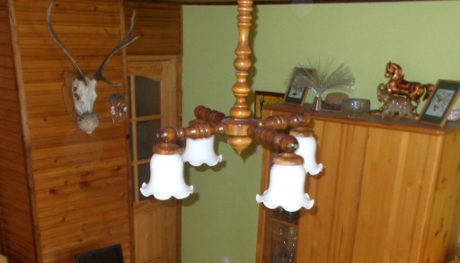 Zdjęcie oferty: Drewniana lampa wisząca sufitowa 4 klosze szklane