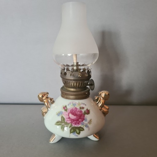 Zdjęcie oferty: Lampka oliwna, porcelanowa