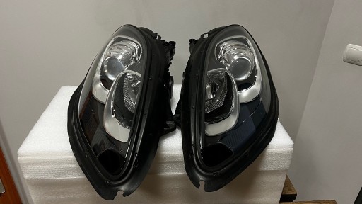 Zdjęcie oferty: Lampy przednie Porsche Macan zwykłe soczewki .