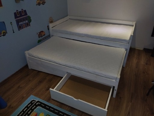 Zdjęcie oferty: Łóżko dziecięce dwuosobowe drewniane wysuwane 