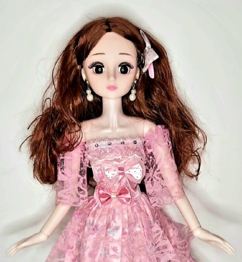 Zdjęcie oferty: LALKA KSIĘŻNICZKA 60 CM ZAMYKA OCZY RUCHOME STAWY