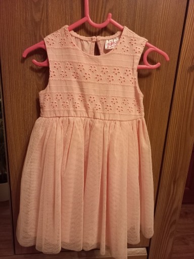 Zdjęcie oferty: Sukienka dziewczęcą różowa tiul rozm 92