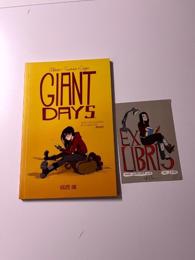 Zdjęcie oferty: Giant Days Vol 1 - ENG + EX Libris