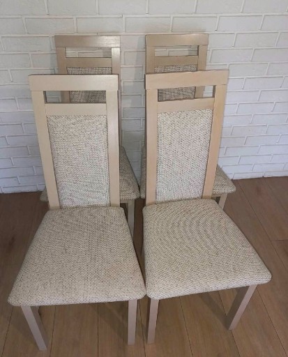 Zdjęcie oferty: Krzesła drewniane kuchenne Nowe 