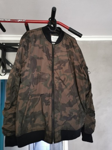 Zdjęcie oferty: Kurtka męska bomberka moro Pull&Bear XL