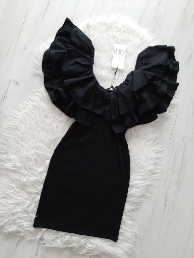 Zdjęcie oferty: ZARA piękna sukienka czarna z falbanami urocza XS