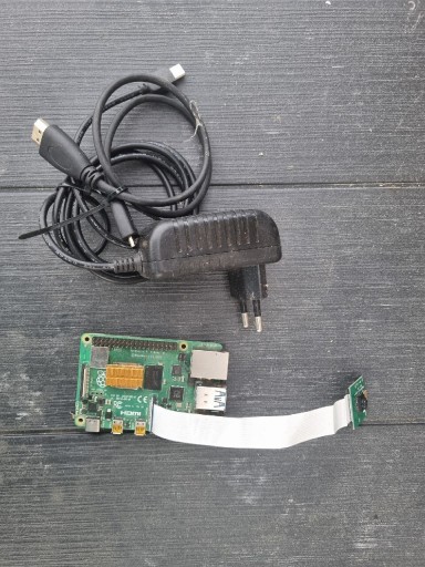 Zdjęcie oferty: Mikrokomputer Raspberry Pi 4 ModelB 2GB  KOMPLET 