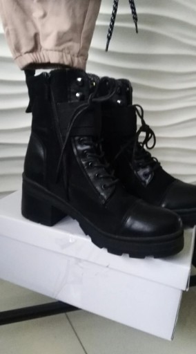 Zdjęcie oferty: Botki Workery roz.39 unikatowy model