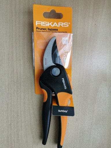 Zdjęcie oferty: Sekator nożycowy FISKARS