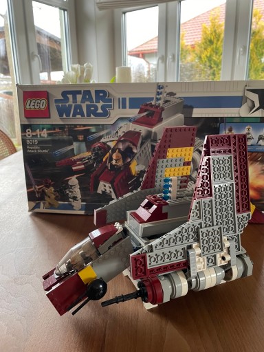 Zdjęcie oferty: LEGO Star Wars 8019 Republic Attack Shuttle