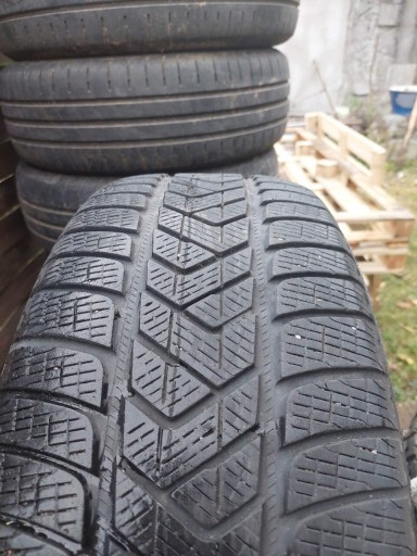 Zdjęcie oferty: Sprzedam 4 szt opon zimowych 235/60 R18 