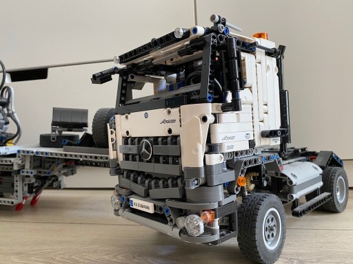 Zdjęcie oferty: Lego 42043 mercedes benz arocs