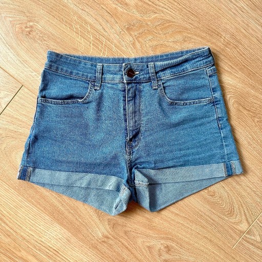 Zdjęcie oferty: Niebieskie Damskie jeansowe spodenki  róż 38 H&M