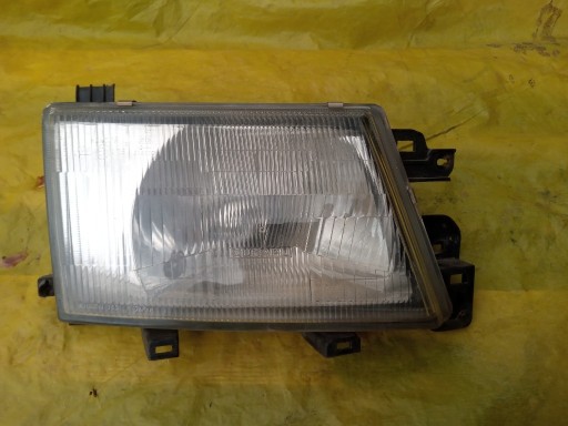 Zdjęcie oferty: Lampa przednia prawa subaru forester 1 97-02