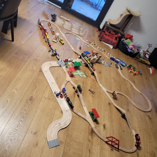 Zdjęcie oferty: Mega zestaw zabawek drewnianych tory, pociągi