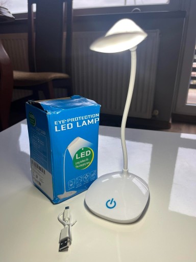 Zdjęcie oferty: Nowa lampka biurkowa LED