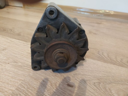 Zdjęcie oferty: Oryginalny alternator Bosch do Mercedes W123 W115