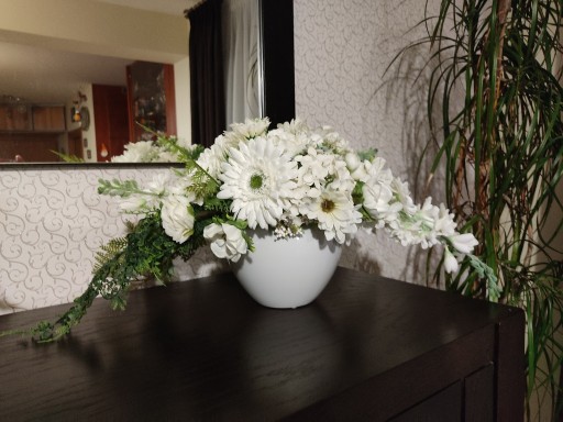 Zdjęcie oferty: Kompozycja kwiatowa Biała Komunia   jak żywe .
