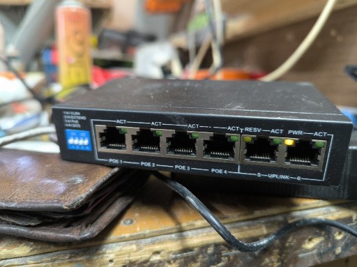 Zdjęcie oferty: BCS-B-SP0402, 6-portowy switch (przełącznik) PoE (Power over Ethernet) 