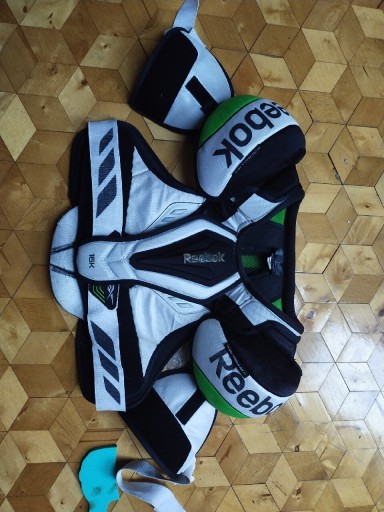 Zdjęcie oferty: Naramienniki Reebok 16 k