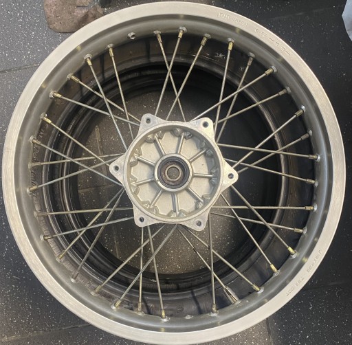 Zdjęcie oferty: Felgi 19”x2.50 17”x4.25 Triumph