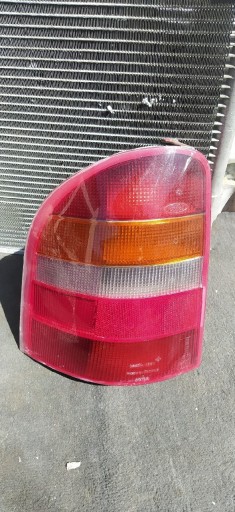 Zdjęcie oferty: Lampa tył Mondeo mk2 kombi