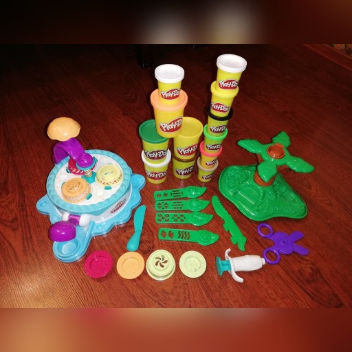 Zdjęcie oferty: PLAY-DOH zestaw tort+dżungla+ciastolina