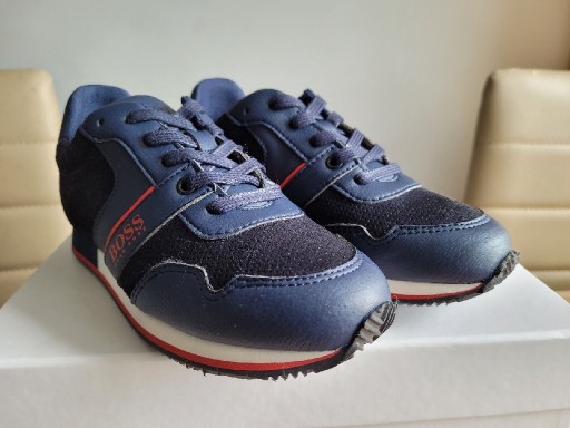 Zdjęcie oferty: Obuwie adidasy snakersy Hugo Boss rozmiar 32