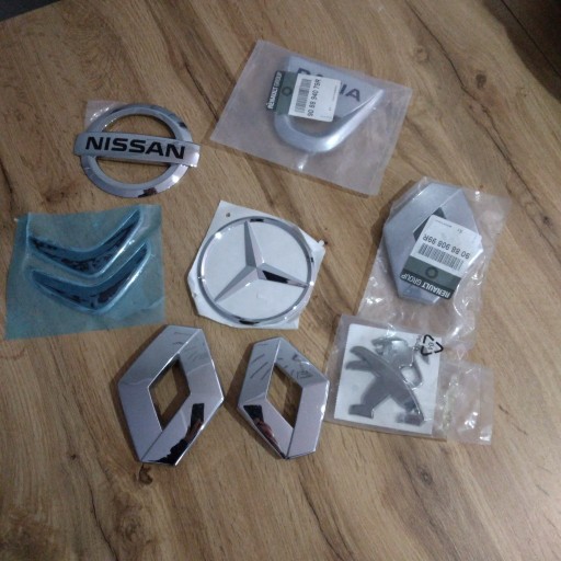 Zdjęcie oferty: Emblemat  Peugeot  , Dacia , Nissan , Mercedes  Re