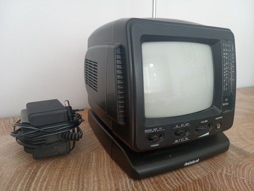 Zdjęcie oferty: Mini radiotelewizor Mistral vintage PRL