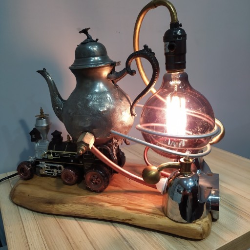 Zdjęcie oferty: Lampa steampunk - lokomotywa