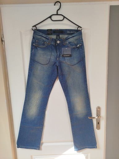 Zdjęcie oferty: Jeansy damskie Calvin Klein Jeans Lean Bootcut Size 6/32 niebieskie