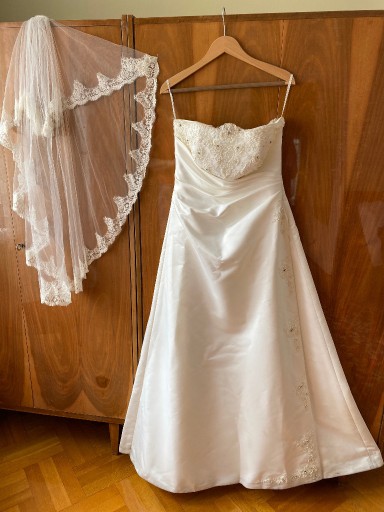 Zdjęcie oferty: Suknia ślubna wraz z welonem,bolerkiem i halką