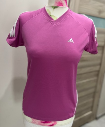Zdjęcie oferty: T-Shirt damski Adidas rozmiar. S